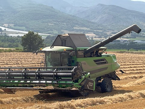 Voiture pour semer du blé Mison